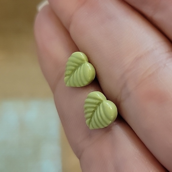 Ceramic Leaf Stud Earrings - Picture 6 of 7